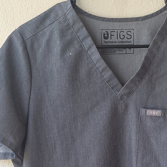 FIGS Scrub Gray Catarina V Neck Women's Top Size M - Picture 2 of 6